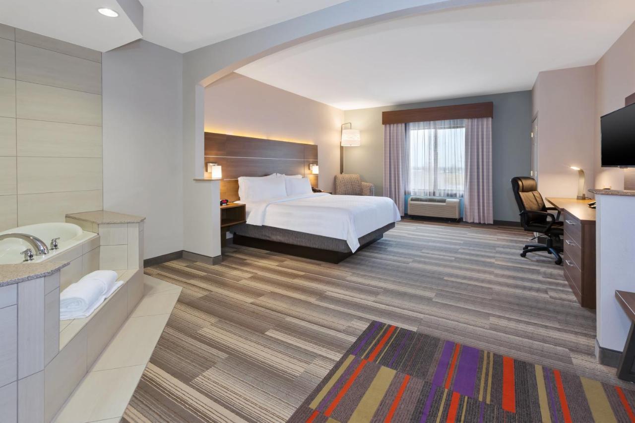 Holiday Inn Express Hotel & Suites Warminster-Horsham By Ihg Habitación foto